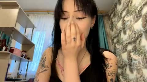 Kiki online show from 04-10-26, 03:17