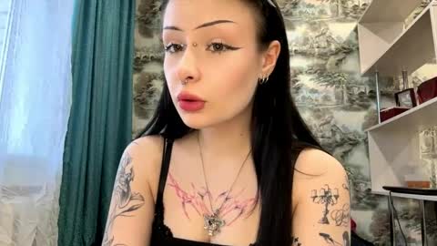 Kiki online show from 04-13-26, 03:28