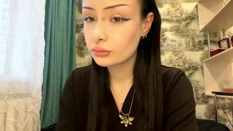 Kiki online show from 04-14-26, 03:29