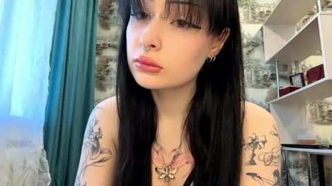 Kiki online show from 04-16-26, 03:13