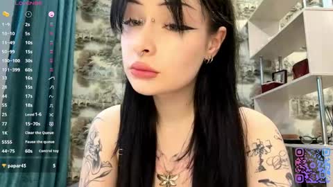 Kiki online show from 04-23-26, 03:25