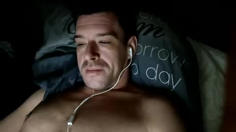 Snapshot of leatherjacketlove chatting on 02-22-25, 11:03 leatherjacketlove online show from 02-22-25, 11:03