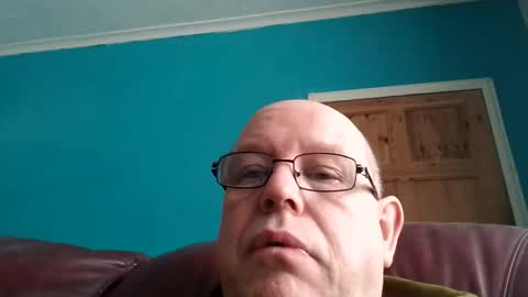 leatherpants68 online show from 04-28-26, 08:41