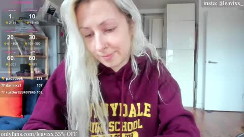 LeaVixx online show from 10-26-25, 03:29