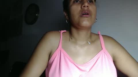 Snapshot of leche2023 chatting on 02-25-25, 04:14 My love online show from 02-25-25, 04:14
