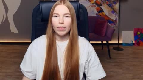 Snapshot of ledacopus chatting on 12-13-25, 07:53 Lilly online show from 12-13-25, 07:53