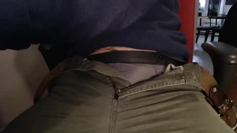 Snapshot of ledoc_ chatting on 12-20-25, 01:23 LeDoc online show from 12-20-25, 01:23