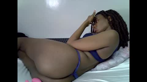 Snapshot of lee_shaz chatting on 06-08-26, 01:33 lee baby online show from 06-08-26, 01:33