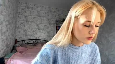 Snapshot of leealaya chatting on 04-17-26, 10:18 Kate online show from 04-17-26, 10:18