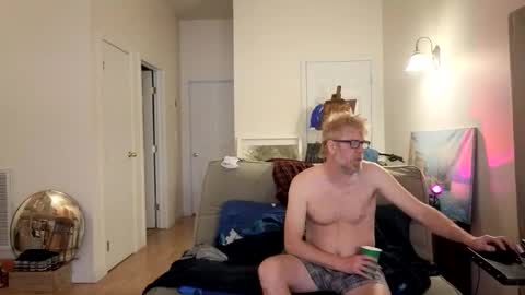 Snapshot of leeski365 chatting on 03-16-26, 05:44 leeski365 online show from 03-16-26, 05:44