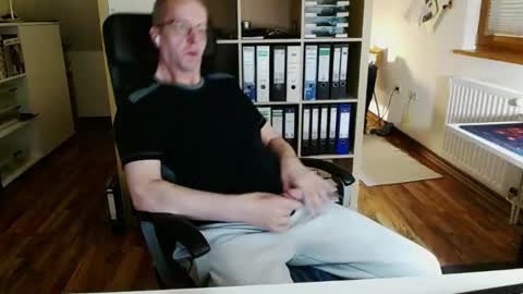 Dave online show from 04-24-26, 10:34