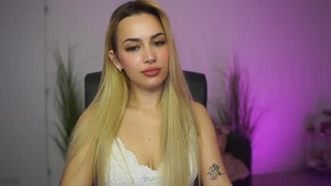 LegallyBlonde18 online show from 04-08-26, 06:19