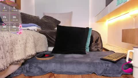 Esmeralda online show from 04-27-26, 02:48