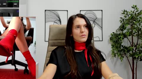 Snapshot of legswattitude chatting on 12-06-24, 01:22 Elle  online show from 12-06-24, 01:22