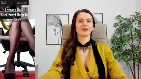 Snapshot of legswattitude chatting on 12-30-24, 11:15 Elle  online show from 12-30-24, 11:15