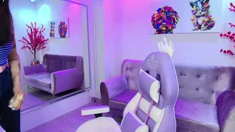 Leia.  online show from 12-26-24, 02:48