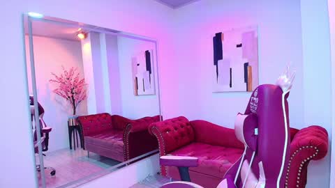 Leia.  online show from 01-10-25, 05:13