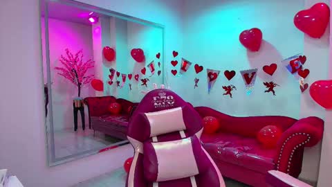 Leia.  online show from 02-15-25, 05:28