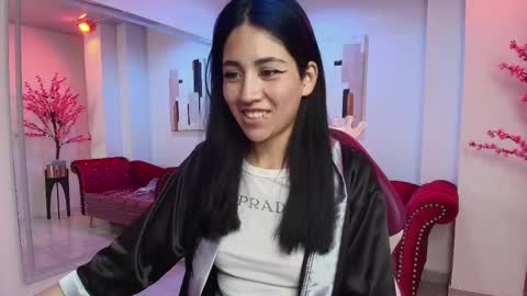 Leia.  online show from 03-05-25, 02:23