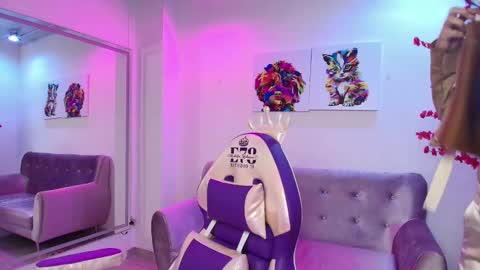 Leia.  online show from 03-10-25, 02:26