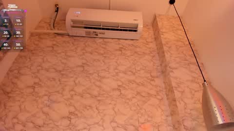 Snapshot of leiawong chatting on 12-30-24, 06:31 Leia online show from 12-30-24, 06:31