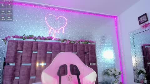 Snapshot of leiawong chatting on 01-07-25, 03:03 Leia online show from 01-07-25, 03:03