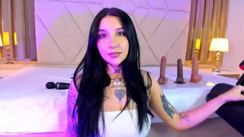 Snapshot of leiawong chatting on 09-19-25, 05:31 Leia online show from 09-19-25, 05:31