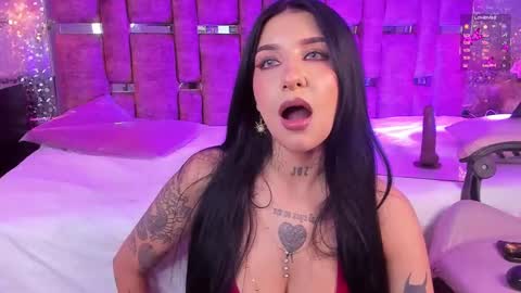 Snapshot of leiawong chatting on 11-08-25, 04:45 Leia online show from 11-08-25, 04:45