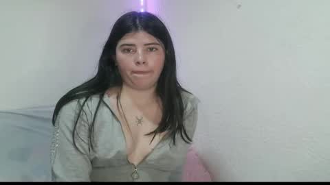 Snapshot of leidyramca chatting on 10-27-25, 06:45 leidyramca online show from 10-27-25, 06:45