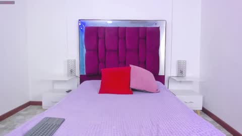 LEIGH ANGELS online show from 01-07-25, 09:25