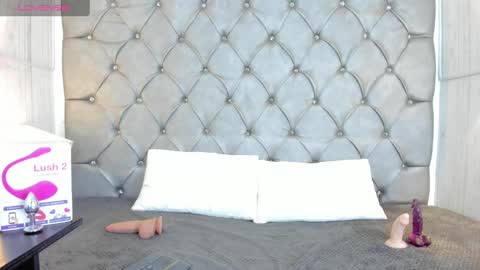 LEIGH ANGELS online show from 02-19-25, 12:46