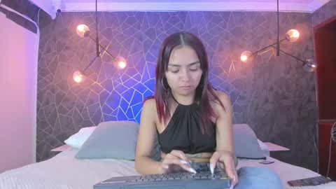 LEIGH ANGELS online show from 10-19-25, 10:32