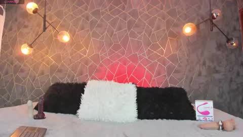 LEIGH ANGELS online show from 04-16-26, 09:04