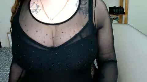 Leila online show from 11-16-25, 07:36