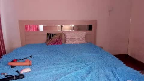 Snapshot of leila_sweetie chatting on 03-09-25, 05:55 leila_sweetie online show from 03-09-25, 05:55