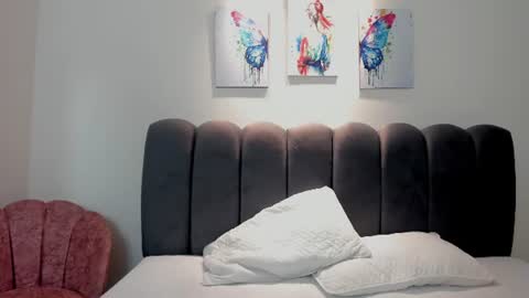 Snapshot of leilacole chatting on 07-17-26, 12:45 leilacole online show from 07-17-26, 12:45
