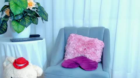 Snapshot of leilahiuston chatting on 02-20-25, 07:23 online show from 02-20-25, 07:23