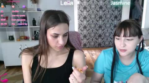 Leila online show from 05-04-26, 08:21