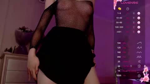 Snapshot of leilavanillla chatting on 11-13-25, 12:53 Leila online show from 11-13-25, 12:53