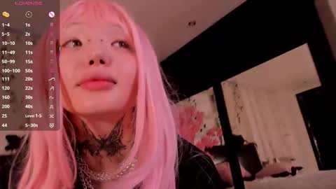 Snapshot of lein_bone chatting on 10-04-25, 05:33 Lein online show from 10-04-25, 05:33