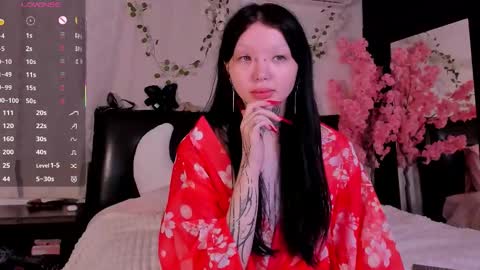 Snapshot of lein_bone chatting on 10-18-25, 12:13 Lein online show from 10-18-25, 12:13