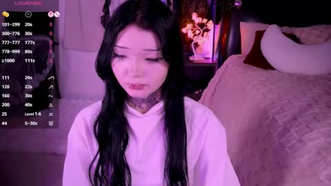 Snapshot of lein_bone chatting on 11-17-25, 12:27 Lein online show from 11-17-25, 12:27