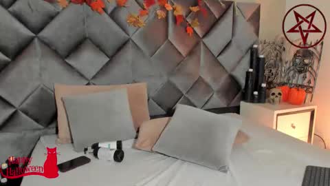 Leizathompson online show from 10-07-25, 10:40