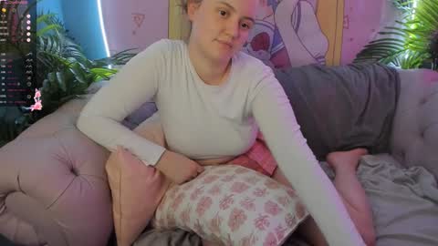 Lela online show from 01-27-25, 04:09