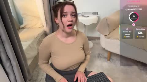 Lela online show from 09-24-25, 01:36