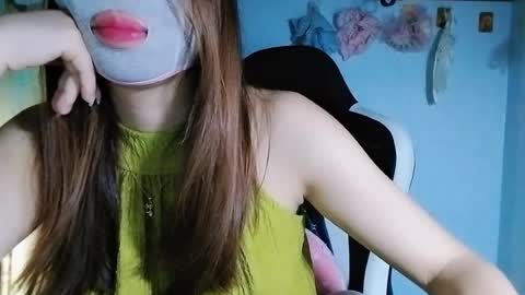 Snapshot of lemon8386 chatting on 06-12-26, 11:35 lemon8386 online show from 06-12-26, 11:35