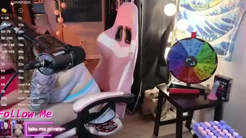 Junie 3 online show from 02-09-25, 09:06