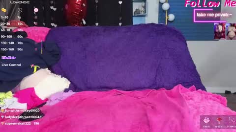 Junie 3 online show from 02-14-25, 10:28