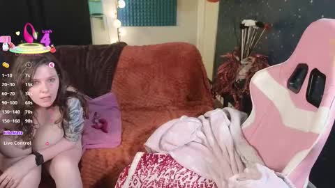 Snapshot of lemonadetarts chatting on 11-24-25, 11:26 Junie 3 online show from 11-24-25, 11:26