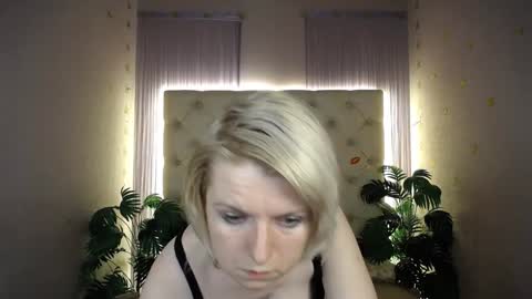 Lena online show from 12-27-24, 05:05